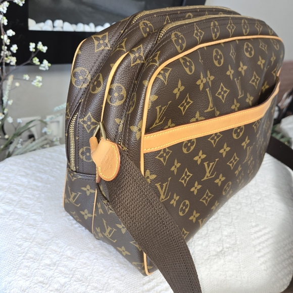EUC Louis Vuitton Monogram Canvas Reporter GM - Picture 3 of 17
